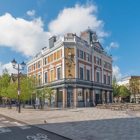 One Bedroom Flat Opposite Archway Station Londen Buitenkant foto