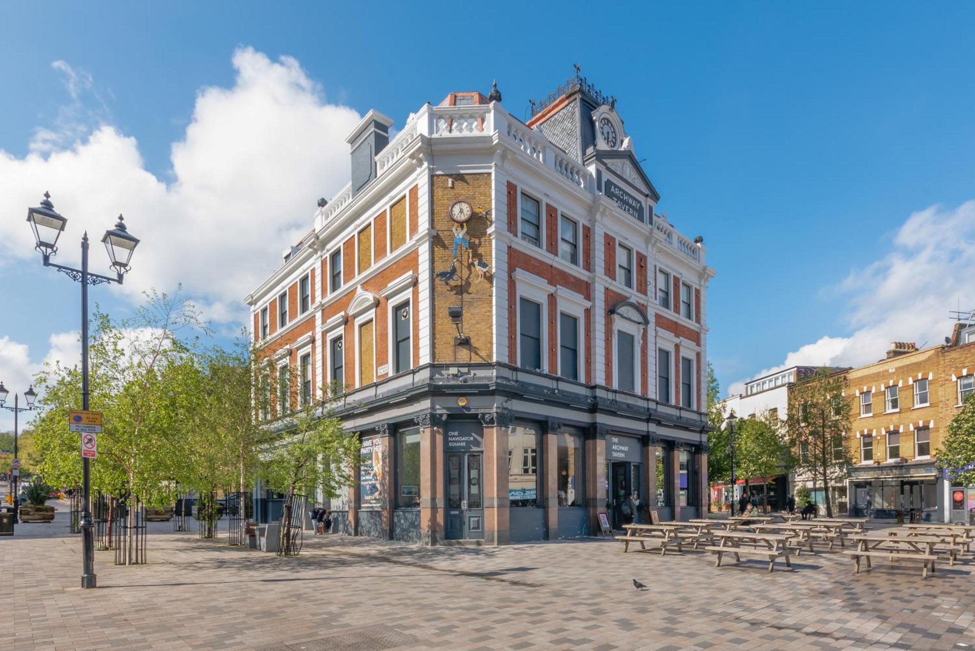 One Bedroom Flat Opposite Archway Station Londen Buitenkant foto