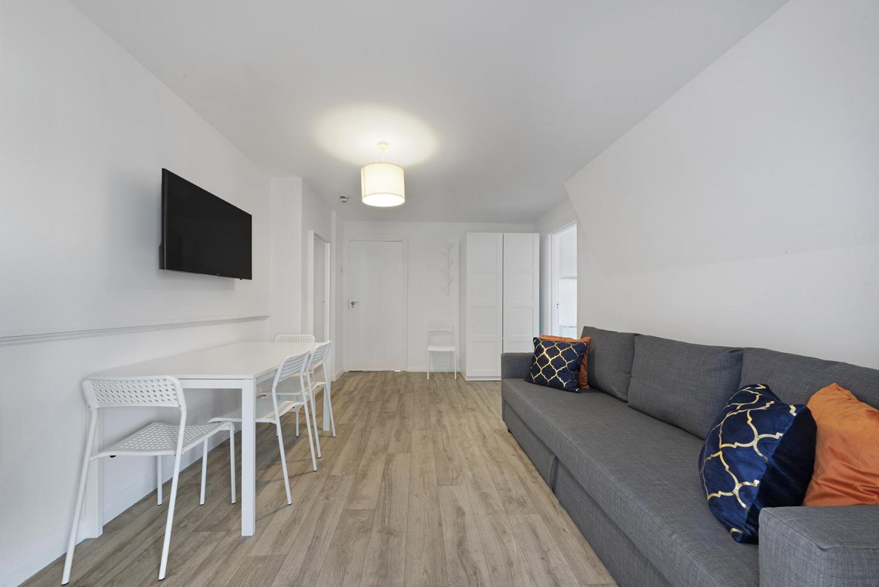 One Bedroom Flat Opposite Archway Station Londen Buitenkant foto