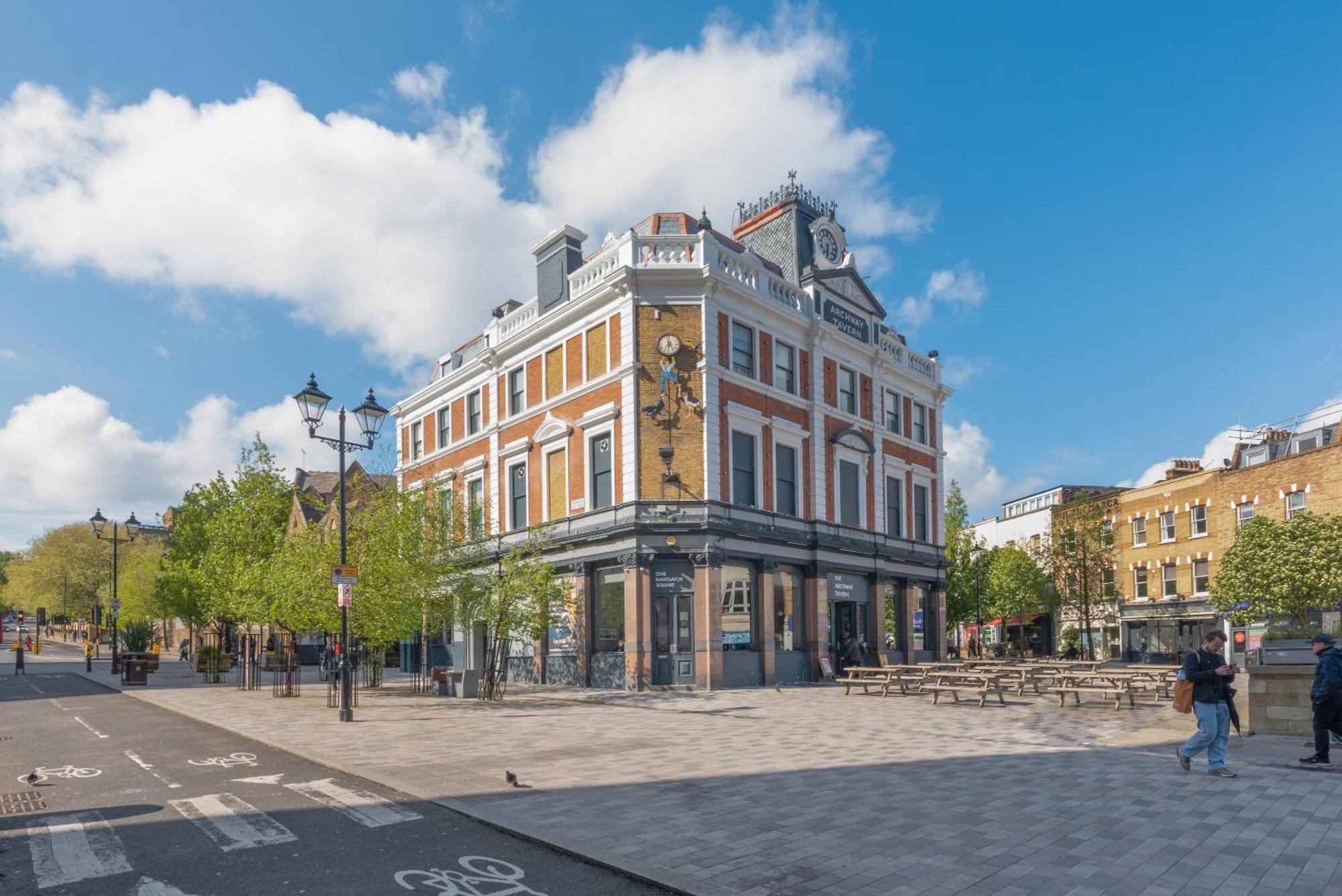 One Bedroom Flat Opposite Archway Station Londen Buitenkant foto